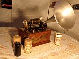 [h20] Edisonův phonograph 