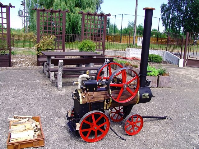 Buldog 1898 - parní motor<br>(vyráběn 1898-1899)